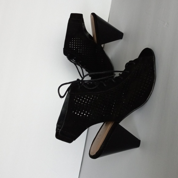 Torrid Black Cutout Faux Suede Cone Bootie Cone Heel Lace-up Wide Width Sz9 - Picture 11 of 16